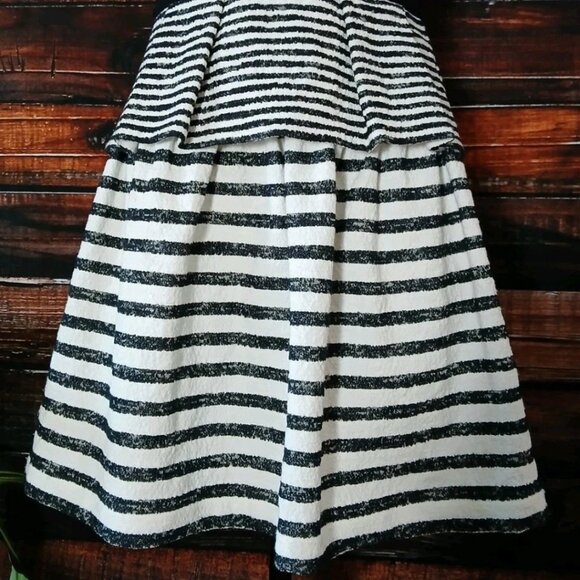 BCBGMAXAZRIA Piper Dress Size 8 Black White Striped Peplum - Picture 10 of 13